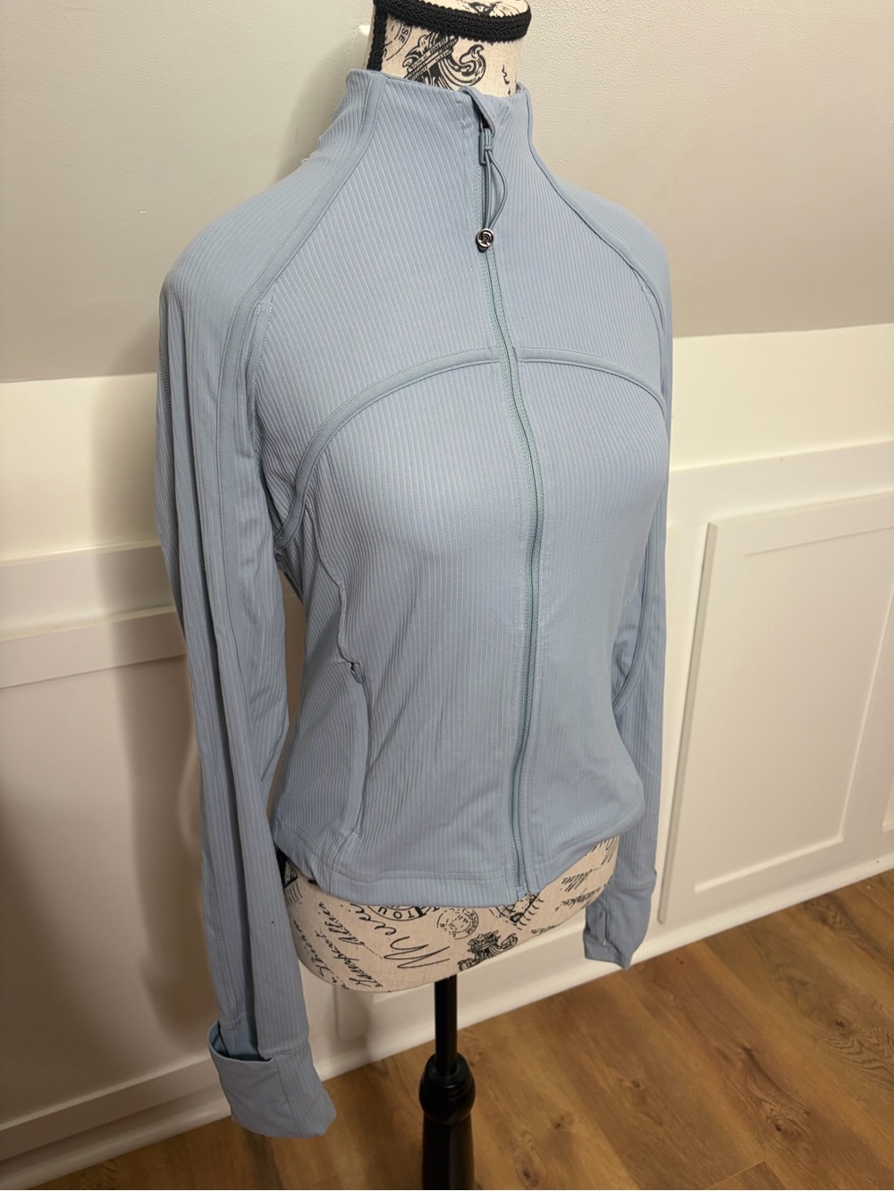 Lululemon Light Blue Ribbed Nulu Define Jacket. Sz 10 - Picture 3 of 3